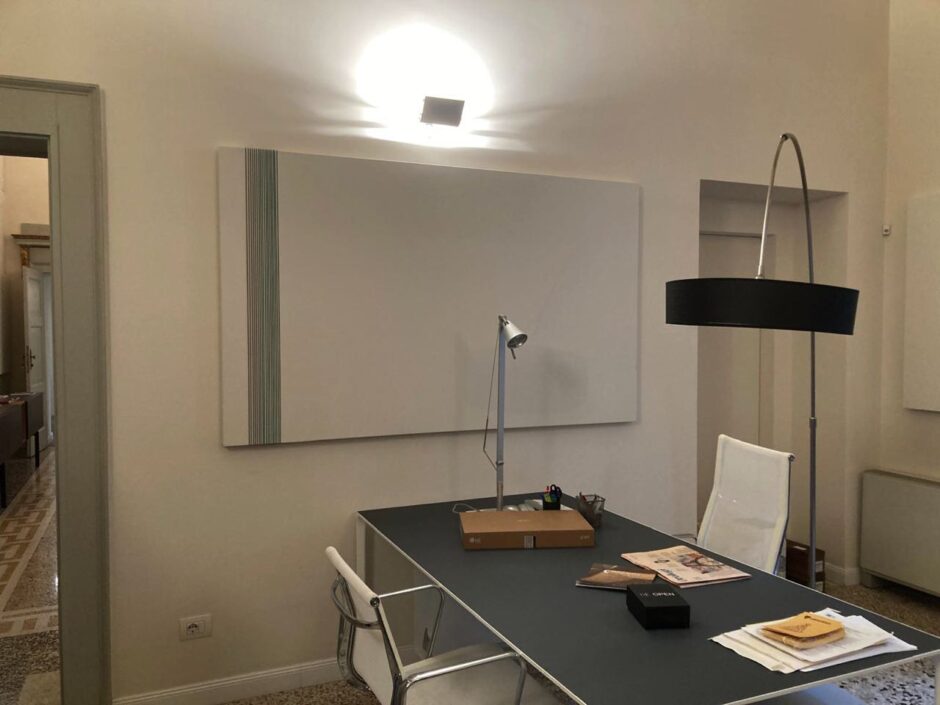 Pannelli fonoassorbenti decorativi con fili colorati per uffici a Milano