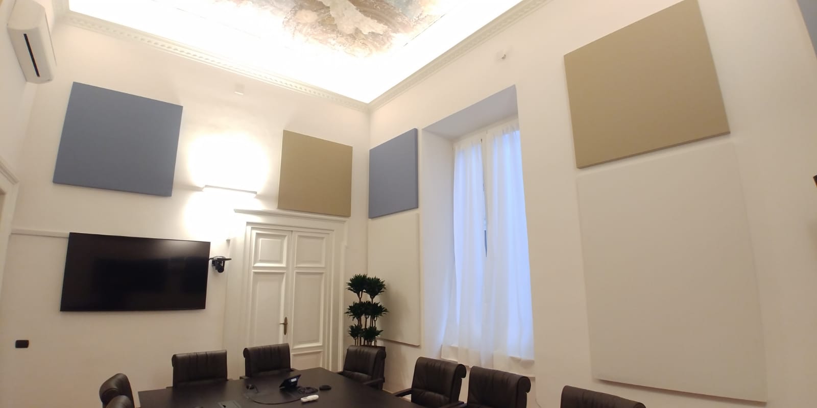 pannelli acustici fonoassorbenti colorati per sale riunioni e sale conferenza
